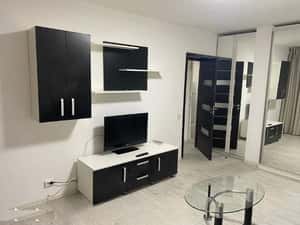 Inchiriez garsoniera Gorjului, Militari — miniatura 3