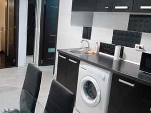 Inchiriez garsoniera Gorjului, Militari — miniatura 4