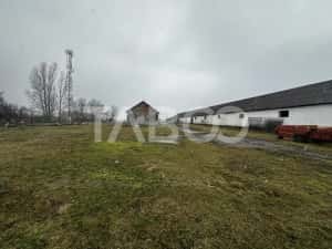 Teren de vanzare 8380 mp cu anexa de 1538 mp in Mohu — miniatura 2