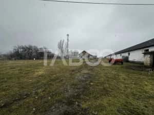 Teren de vanzare 8380 mp cu anexa de 1538 mp in Mohu — miniatura 3
