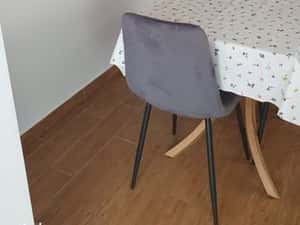 Inchiriez apartament la casa cu curte — miniatura 4