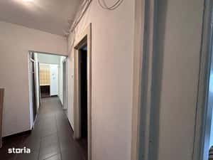 Piața Progresul,Apartament de 3 camere decomandate. — miniatura 6