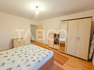 Apartament decomandat de vanzare 3 camere balcon parcare si curte — miniatura 4