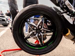 Kawasaki  Ninja H2  Sx Se — miniatura 2