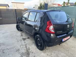 Dacia Sandero 1,4 Gpl Carte Rar,Butelie noua — miniatura 3