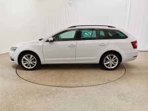 Masini de inchiriat - skoda octavia cutie automata - inchirieri auto — miniatura 4