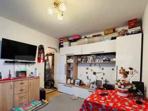 Apartament cu 2 camere, parter, zona Micro III — miniatura 2