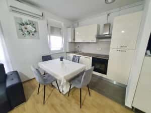 Apartament de inchiriat, 3 camere, 65 mp utili, etaj 1 - Zona Lipovei — miniatura 5