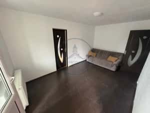 Apartament 2 camere de vânzare – zona Piața Decebal, Bistrița — miniatura 2