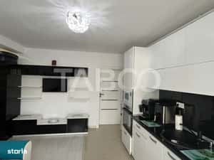 Apartament modern cu 2 camere balcon si parcare zona Brana Sibiu — miniatura 6