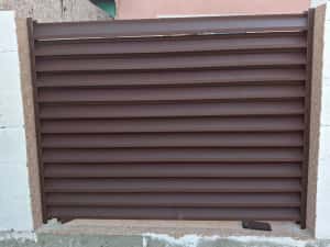 Garduri si porti stil jaluzea, sipca metalica, tabla cutata
