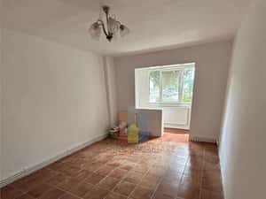 VEZI VIDEO! 2 camere 49 mp,  parter cu balcon 12 m, Viziru 1