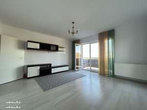 Apartament 2 camere, decomandat, spatios, balcon, boxa, Avantgarden! — miniatura 3