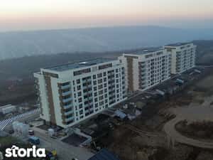 Apartament 3 camere  2 bai si bucătărie închisă Copou zona Mega Image — miniatura 4