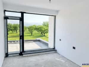 Vila impozanta, aspect deosebit, configuratie tip duplex, view, Brasov — miniatura 2