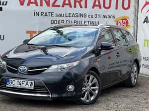 TOYOTA AURIS HYBRID - 231 656 km