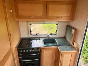 Super rulota Elddis Salvington 2001 off camping boiler gaz, acumulator, 1150kg mma neinmatriculata — miniatura 5