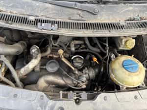 MOTOR 2.5 TDI 2461 cmc 131 CP AXD VW Transporter T5 CARAVELLE EURO 4 — miniatura 3
