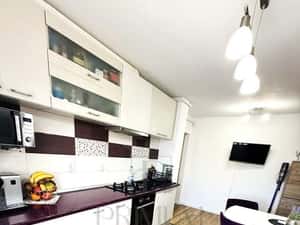 GIROCULUI - ETAJ 3 - RENOVAT - 3 CAMERE - CENTRALA PROPRIE - CLIMA — miniatura 4