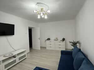 Apartament 3 camere de închiriat Pitești centru
