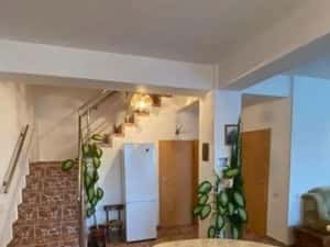 Apartament 3 camere, mobilat, cu balcon — miniatura 3