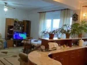Apartament 3 camere, mobilat, cu balcon — miniatura 4