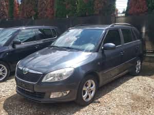 Skoda Fabia 1,2  benzina , an 2011 ,euro 5. Si un Break 1,2 an 2011