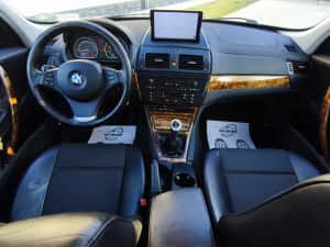 BMW X3  Xdrive km 140,000 Finanțare și în Rate plafon panoramic — miniatura 8