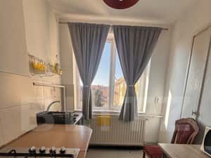 Apartament cu 2 camere, 44 mp, zona Piata 700 — miniatura 3