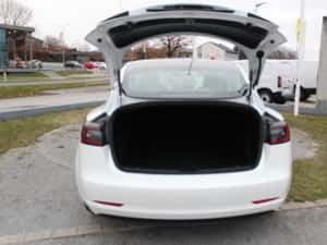 Tesla Model 3 Berlină, 476 cp, 85.000 km — miniatura 3