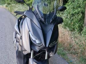 Proprietar vand scuter Yamaha XMAX 300 fab 2020 / revizii Yamaha — miniatura 2