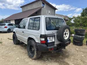 Vand Mitsubishi Pajero mk2 2.5 superselect blocant spate ,cu acte — miniatura 3