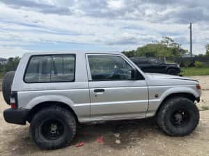 Vand Mitsubishi Pajero mk2 2.5 superselect blocant spate ,cu acte — miniatura 5