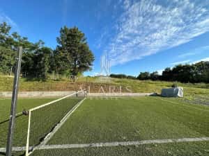 Domeniu privat, cu padure, cabana si teren de tenis, in Nadas — miniatura 3
