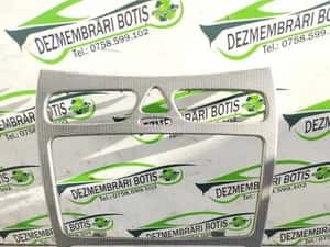 Ornament Central radio Trim A 209 680 24 39 Mercedes-Benz CLK-Class — miniatura 7