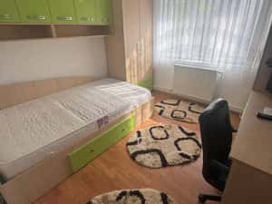 Se închiriază apartament 2 camere zona Posta Burdujeni 300euro etaj 3