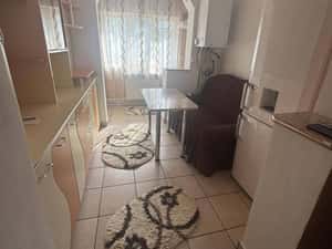 Se închiriază apartament 2 camere zona Posta Burdujeni 300euro etaj 3 — miniatura 4