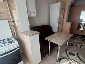 Se închiriază apartament 2 camere zona Posta Burdujeni 300euro etaj 3 — miniatura 6