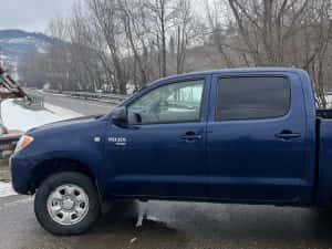 Toyota Hilux 2.5 D-4D – 4x4 — miniatura 3