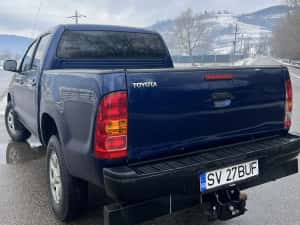 Toyota Hilux 2.5 D-4D – 4x4 — miniatura 4