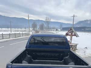 Toyota Hilux 2.5 D-4D – 4x4 — miniatura 5