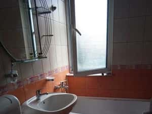 Inchiriez apartament 3 camere, Zona Nord — miniatura 4