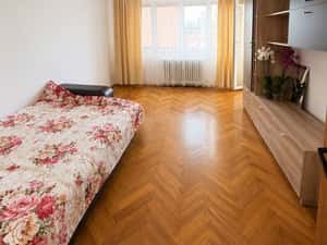 Apartament pe Mihai Viteazu,  cu 3 cam, de inchiriat — miniatura 4