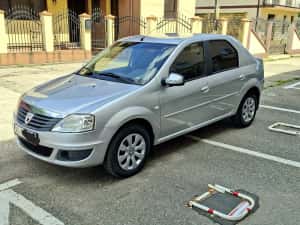 Dacia Logan 1.6 benzina 90 cp Laureate. Unic Proprietar impecabil — miniatura 5