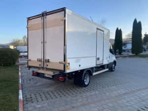 Iveco daly 35c15/50c15/35c18 Mercedes sprinter 518/519/319 — miniatura 5