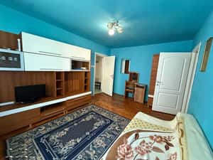 Inchiriez apartament cu 2 camere — miniatura 2