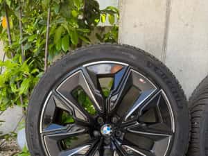 Vand jante Bmw seria 7 cu cauciucuri de iarna aproape noi