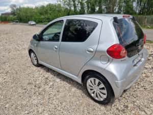 Toyota Aygo an 2007 1.4 — miniatura 4