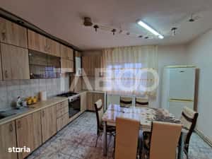 Apartament decomandat 3 camere 74 mpu 2 balcoane lift Terezian Sibiu — miniatura 4