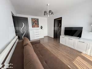 Apartament modern de inchiriat, 50 mp, complet mobilat si uitlat — miniatura 2